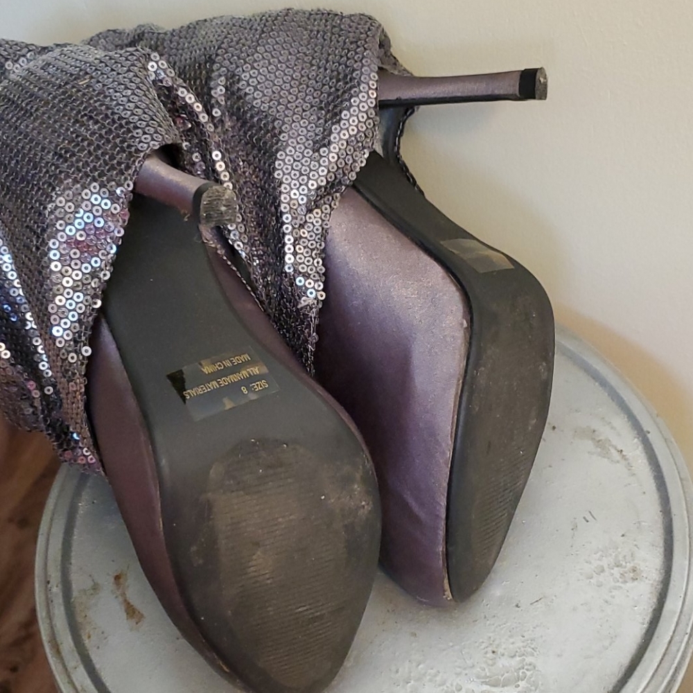 Metallic gray sequin booties - Picture 5 of 7